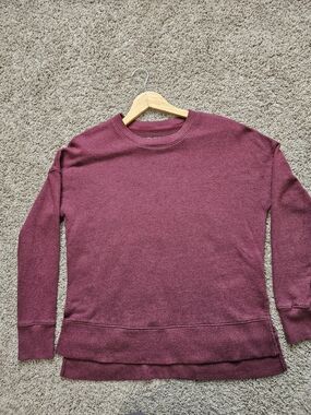 Time and Tru Women's Crewneck Sweater in Burgundy